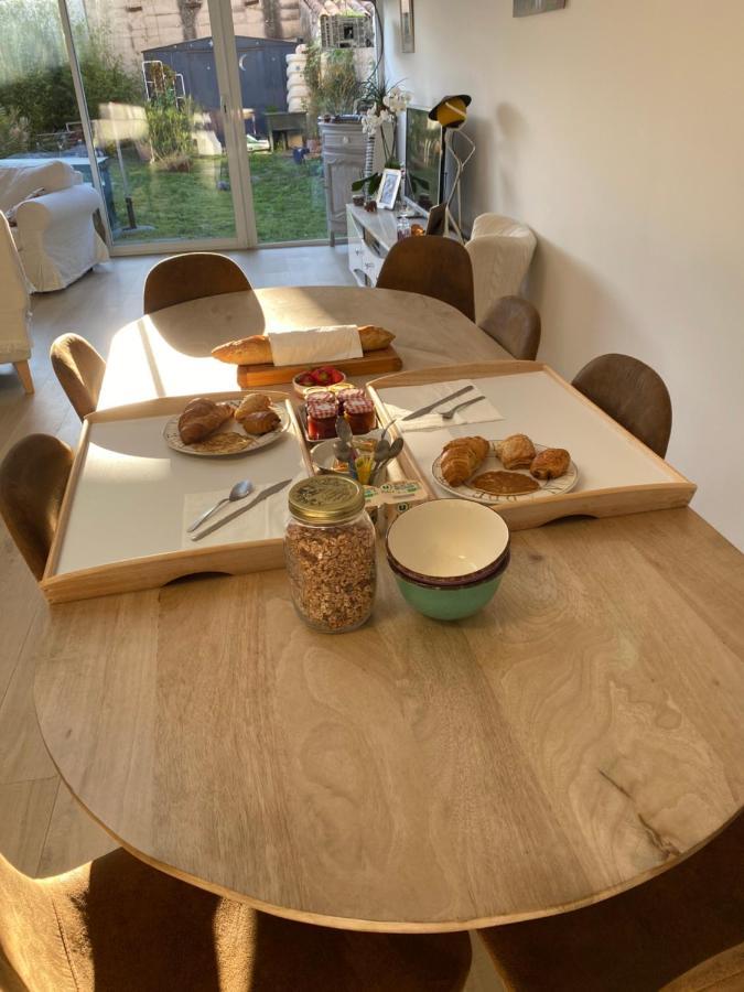 Cote Court Bed and Breakfast LʼIsle-sur-la-Sorgue Exteriör bild