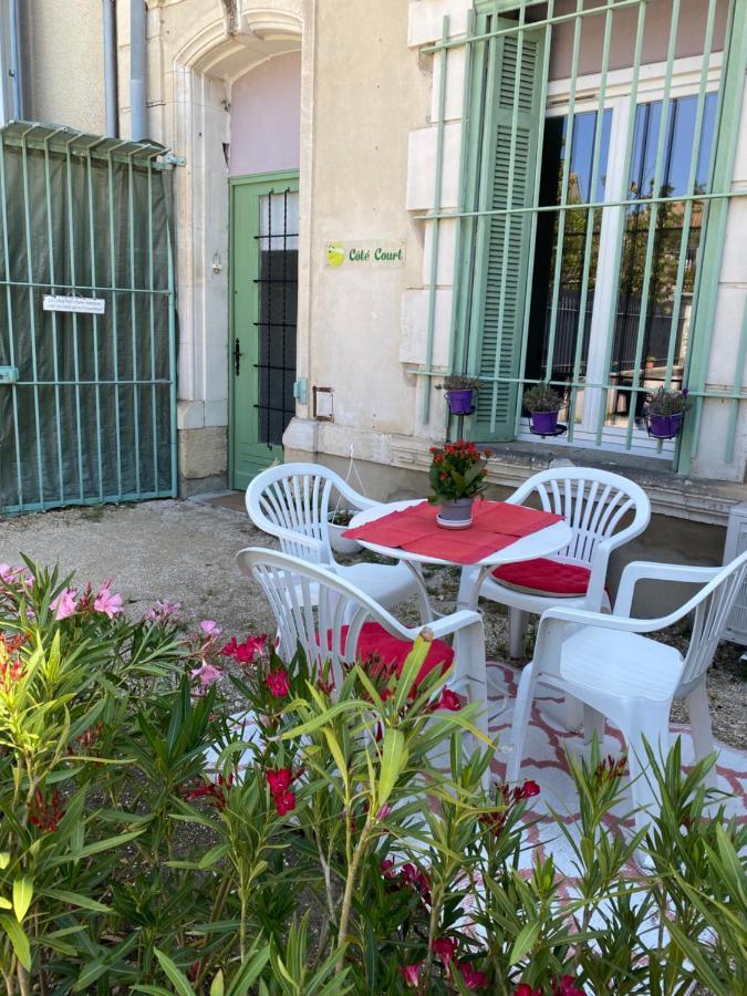 Cote Court Bed and Breakfast LʼIsle-sur-la-Sorgue Exteriör bild